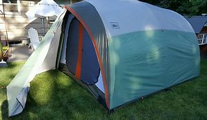 REI Kingdom 6 Tent W/Footprint - 3 Season tent