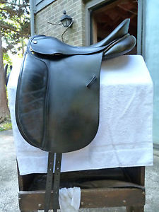 DRESSAGE SADDLE (HASTILOW) W/CUTBACK - TREE: MED-WIDE/SEAT: 17.5"/ EX COND.