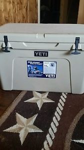 Yeti tan 105 cooler