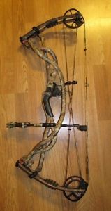 HOYT CARBON ELEMENT BOW 29" 70lb RIGHT HAND w/ extras!!