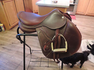 2015 2Gs CWD lightly used. 17.5" Sells with irons, leathers and 58" girth.