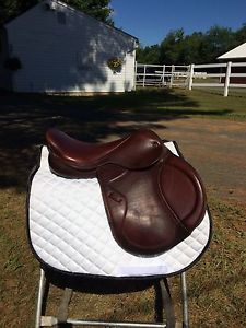 17" M. Toulouse Premia Jumping/Close Contact Saddle