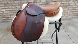 County Symmetry saddle- Long Flap, Medium Tree, 17" Seat