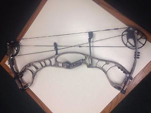 Hoyt Faktor 30 Right Hand, #3 Cam(28-30"), 50-60# NEW