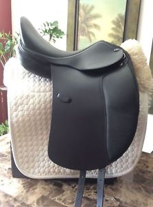 Rivella Dressage Saddle 17.5" 