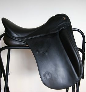 HENNIG SOFA Dressage Saddle 17" /MW  (amerigo cwd prestige childeric devoucoux)