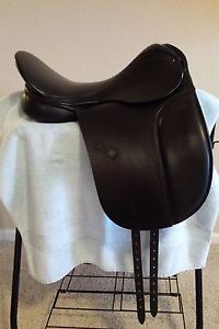 COUNTY WARMBLOOD WB 2003 DRESSAGE SADDLE SHORT FLAP 17.5" WIDE TREE EXCELNT COND