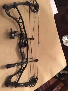 2013 Hoyt Spider With Bone Collector Apex Sight And Octane Stabilizer.