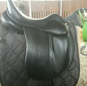 Childeric saddle DSG Mono flap 3yrs 17"