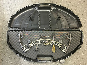 Hoyt Rampage XT Bone Collector Edition Compound Bow RH 60-70LB 29"