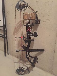 PSE Dream Season Evo 29.5in Draw Length 60-70 Lbs Completely Setup To Hunt!
