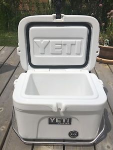 YETI Roadie 15 Cooler RARE White