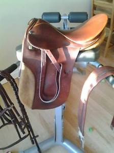 Stubben Tristan 17" MW Dressage Equestrian Saddle
