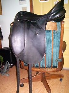 17 inch Kieffer Dressage Saddle
