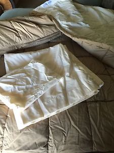 NEW Travasak Sleep System Sleeping Bag,Sheet, Pillowcases & Stuff Bag AIRSTREAM