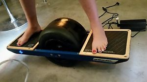 One wheel scooter