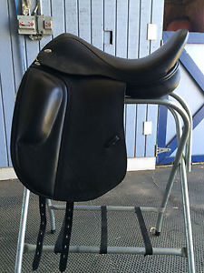 TrustIn Trust In Dressage saddle 17.5" long flap EUC (Verhan)