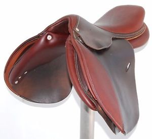 17" BUTET SADDLE (SO12525) NEW SEAT AND KNEE PADS, VERY GOOD CONDITION!! - DWC