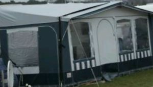 Wohnwagen Vorzelt + Anbau