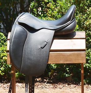 Black Country Eloquence Dressage Saddle – 17.5W  DEMO