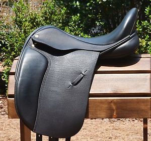 Black Country Eloquence Dressage Saddle – 18MW  DEMO