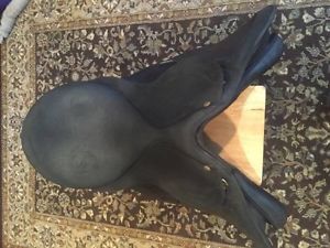 WINTEC 2000 All Purpose 17" Saddle with Accessories