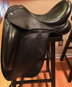 Custom Saddlery Icon Star Monoflap Dressage Saddle