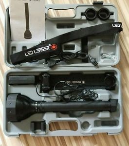 LED Lenser X21R.2 3200 Lumen +700 m, Akku, Koffer, Halterung, CREE LED Flutlicht