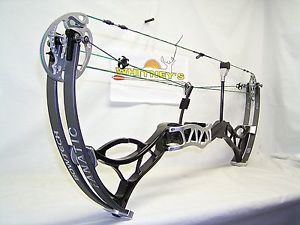 2015 Bowtech Fanatic - Black - Right Hand - 60lb - 26-31" draw