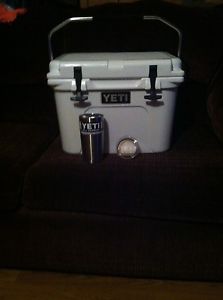 Yeti Roadie 20 cooler & a new yeti rambler 20 tumbler