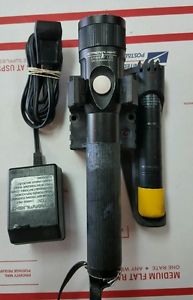 Streamlight Red LED Stinger Flashlight w/ 75200 Piggyback Charger & Battery