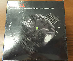 Surefire 2211 rechargeable variable output led wristlet 200 Lumen