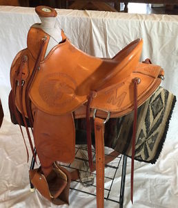 **GORGEOUS HANDMADE TEAM ROPING OR MOUNTAIN TRAIL WESTERN SADDLE + COMPASS, MORE