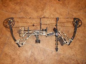 New Bowtech Carbon Icon bow package RH  50-60#