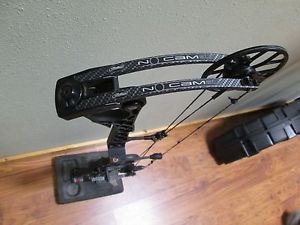 Mathews No Cam HTR Black Tactical 29" Draw RH