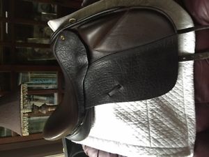 18" Black Country Celeste endurance saddle