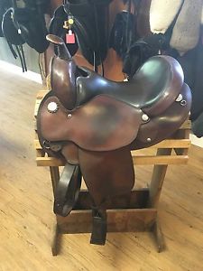 Circle Y Arabian Tree Western 15"