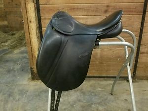 Stubben Scandica DL 18 inch Dressage Saddle