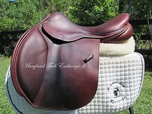 17.5" COUNTY INNOVATION close contact jumping saddle- shoulder gussets!