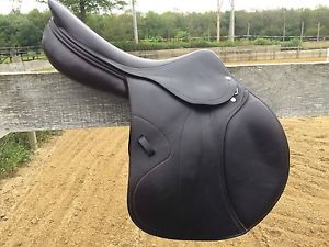 Amerigo Pinerolo Hunt Seat Saddle 17.5 seat
