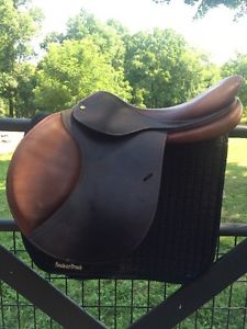 TOLGA English Jumping Saddle Excellent Condition 18" Regular Tree W Blocks