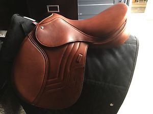 New!!!Jete Jump/equitation Saddle By Schleese 17.5 Seat Chestnut Color