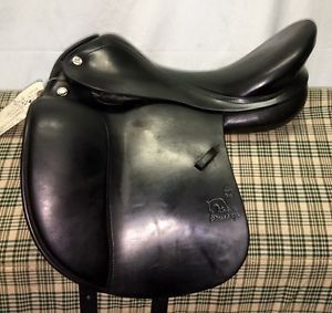 Prestige Top Dressage Petite Short Flap, 17.5/18, Medium Wide, Wool Flocked