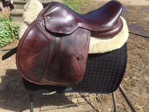 M. Toulouse Eventing saddle w/ Genesis 17.5 inch seat