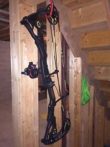 Mathews HTR No Cam Bow RH 70# 28.5in 85% Let Off