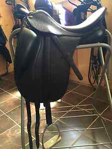 PDS Dressage Saddle 17.5 ADJUSTABLE