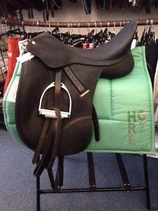 Wintec Isabell 18" Seat w/Easy Change Gullet System Dressage Saddle