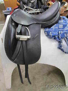Stubben Portos Dressage Saddle 18" Lightly Used w/Fittings