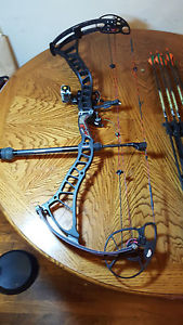 Bowtech insanity cpxl all black lots of extras, almost brand new, 60lb pull
