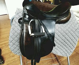 Max Höpfner dressage saddle